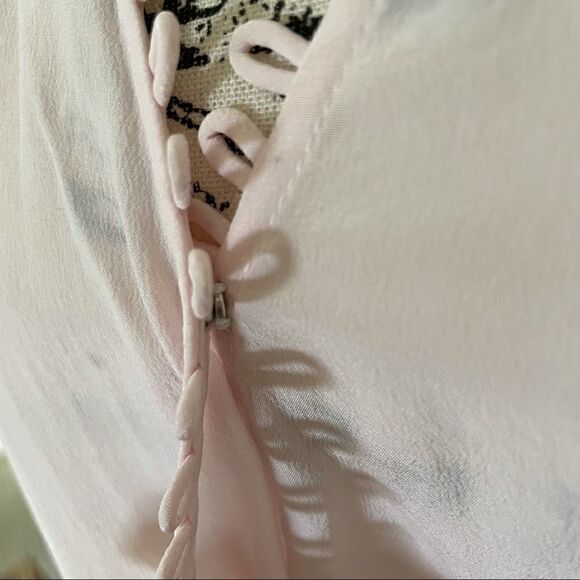 NWT L’AGENCE Perry Sheer Silk Two-Tone V-Neck Criss-Cross Blouse Size S - Picture 5 of 13